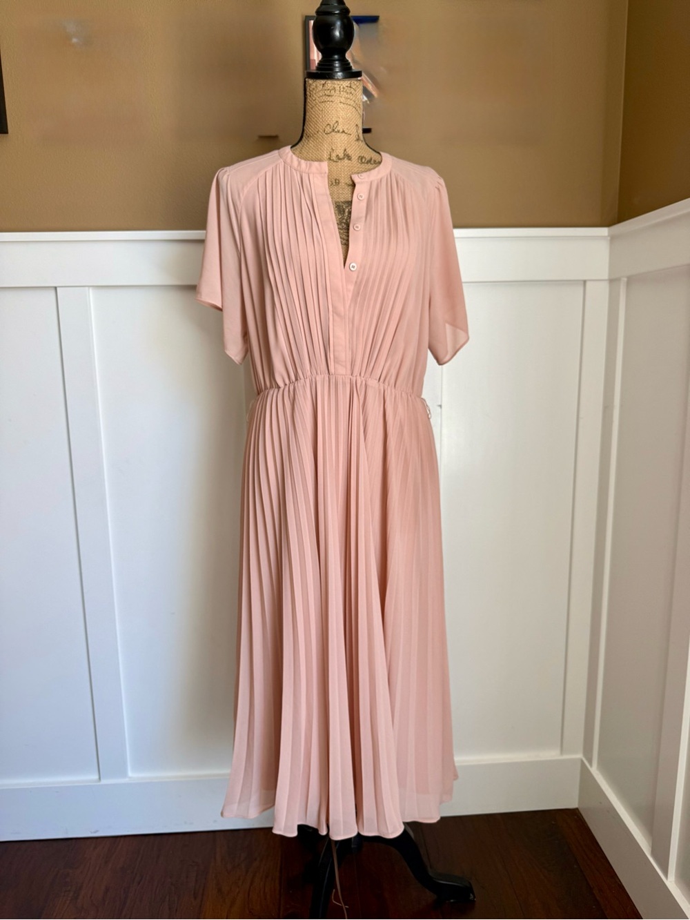 H&M Apricot Pleated Midi Dress Size Large | Button Front V-Neck Flowy Dress